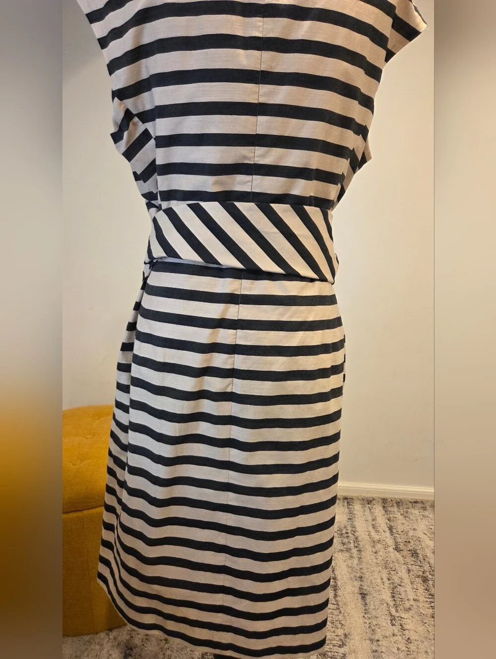 WEEKEND MAXMARA Striped Tie-Neck Sleeveless Dress in Black and White, Size 16 - Picture 9 of 16